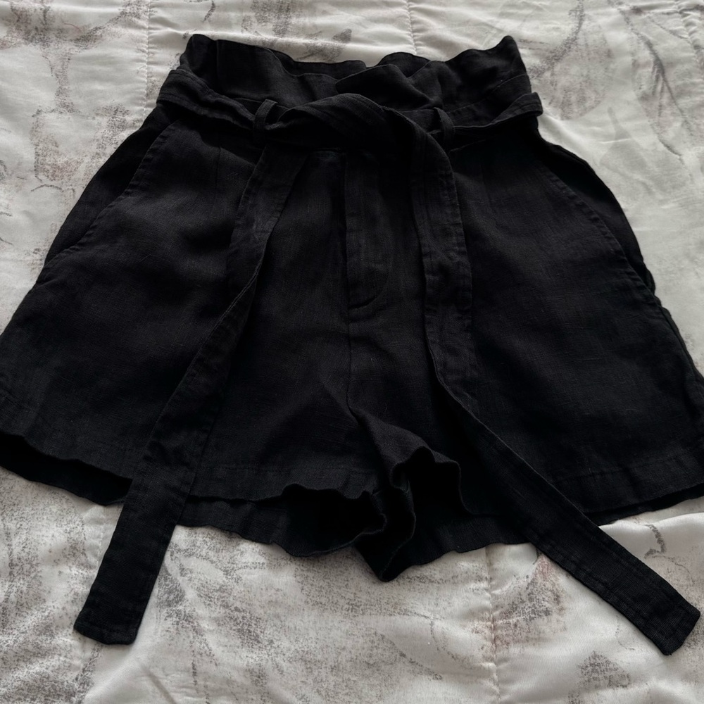 Reformation Castel High-Waisted Black paper bag Shorts with pockets, size 0 USA - Picture 13 of 16